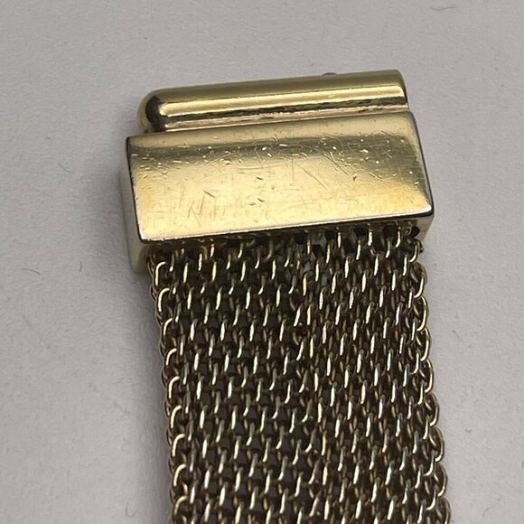Gucci Gold-tone Mesh Bracelet w/ Slide-lock Closure - Preowned - Picture 4 of 7
